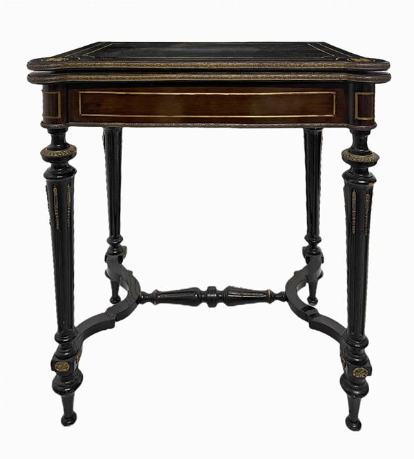 Game table, Napoleon III, XIX century. H cm 72X60X40