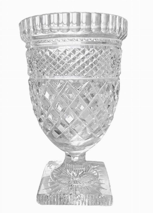 Produzione Boema, vaso cratere in vetro molato. Anni â€™70,
H cm 22, diametro cm 18