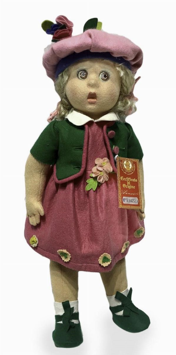 Bambola Lenci, abito e cappellino rosa con fiorellini e giacchino verde, capelli mohair, occhi dipinti, arti rigidi, 1978-80, Torino, Italia, h cm 50