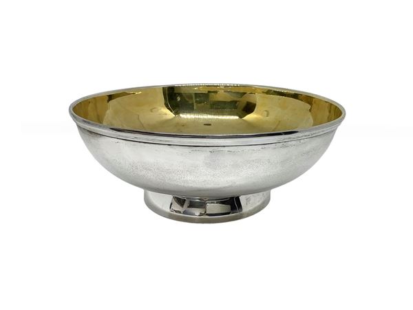 Candyholder in silver 800, XX century. H 9 cm diameter 20 cm