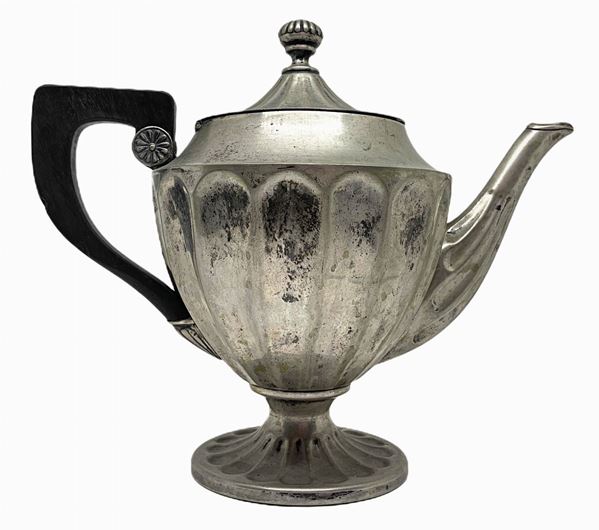 Silver Teapot 800, with handle, nineteenth century. Gr 380. H 19 cm