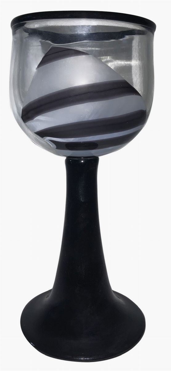 Kosta Boda, Sweden. Years â € 70s. SECESSIONIST GLASS GLASS WITH PATCHWORK PROCESSING. Numbered edition 82/101.

H cm 18