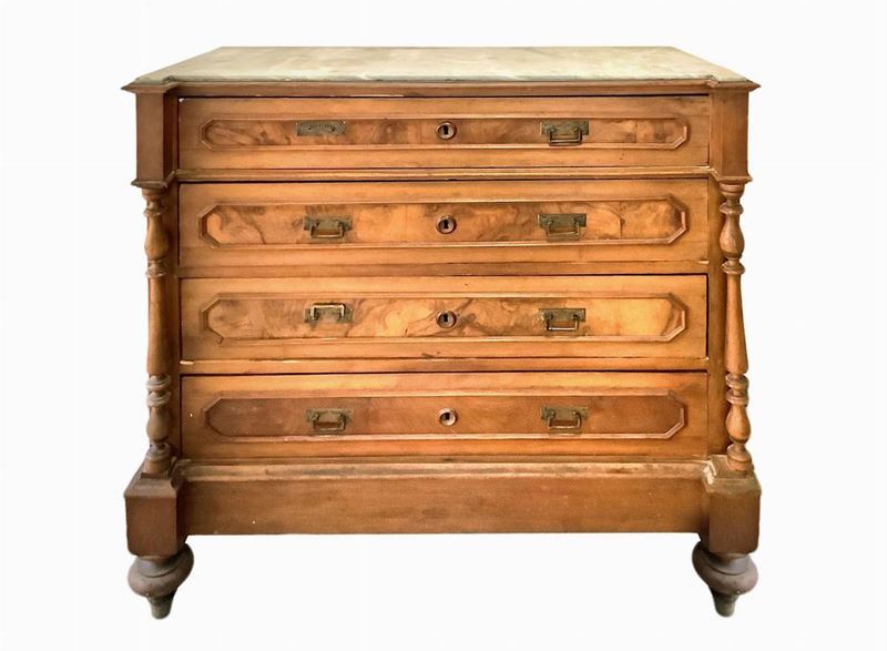 Cassettone in legno di noce, primi ‘900, con quattro cassetti e piano in marmo