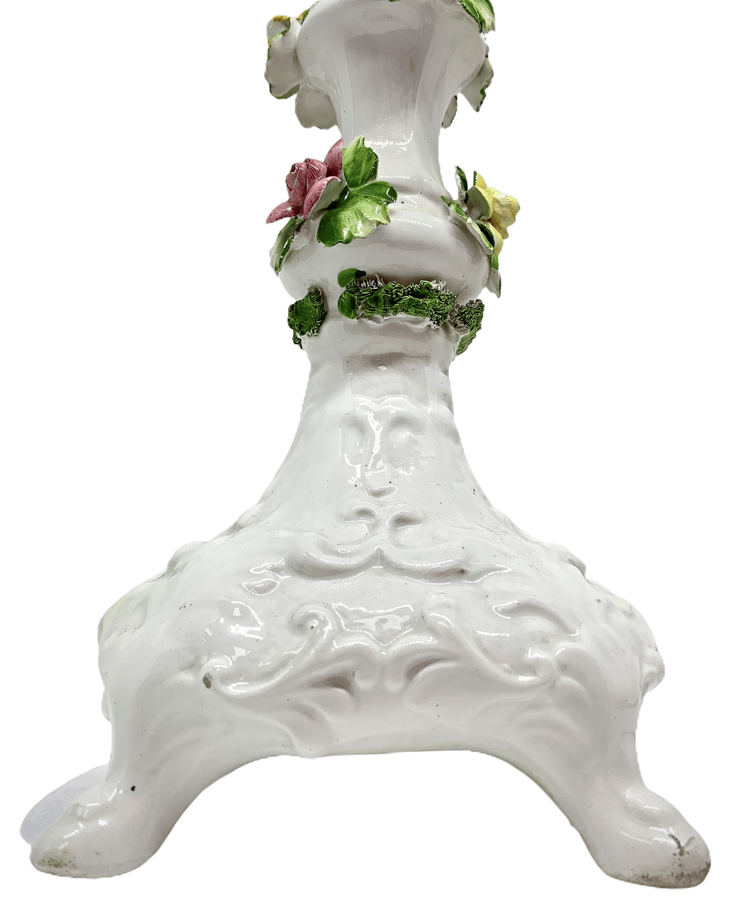 Coppia candelieri bianchi in porcellana di Capodimonte