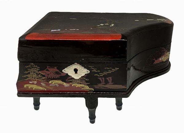 Piano music box. with black color ballerina. H 15 cm 23x15 cm
H 15 cm 23x15 cm
