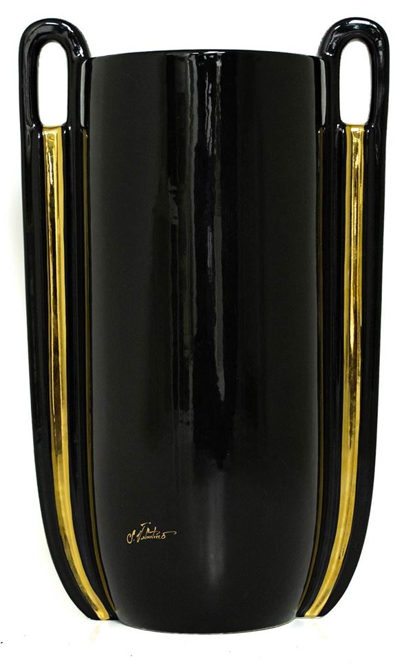 Black and golden vase, 20th century. H cm 50