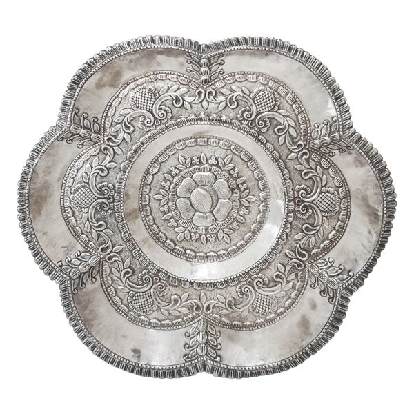 Decorative parade plate in 925 silver with floral decorations