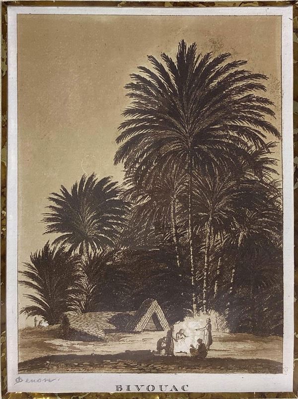 Incisione a seppia in bella cornice in legno di noce tratte dal Viaggio nel basso ed alto Egitto. Illustrato dal. Denon. Firenze, Giuseppe Tofani edizioni, 1808, raffigurante la Tav:15 Bivouac. 320x270mm (180x126mm senza cornice). Vivant Dominique Denon (Chalon-sur-Saône 1747- Paris 1825)
Fu alla corte di Luigi XV dove ebbe diversi incarichi ufficiali per catalogazione e conservazione di beni artistici.
Seguì l’ambasciatore di Francia, il conte Clermont D’Amboise, a Napoli e qui eseguì parte d