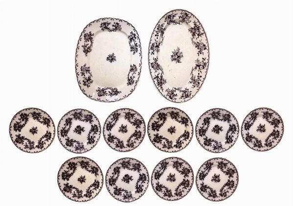 Composition of decorative wall plates, 20th century. 10 flat plates + 2 serving dishes.  (20th century)  - Auction Asta a Tempo - Casa d'aste La Rosa
