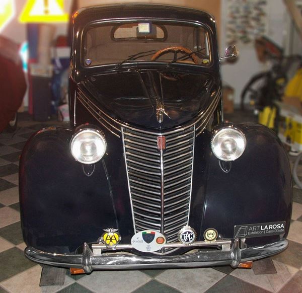 Fiat 1100/C (1948) Certificato A.S.I.
TELAIO N. 296071
MOTORE: 4 cilindri
CILINDRATA: 1089 cm3
POTENZA FISCALE: 13 cv
CARROZZERIA: chiusa berlina 4 posti

Restauro totale (carrozzeria, motore e meccanica) effettuato ad opera d'arte, condizioni pari al nuovo.