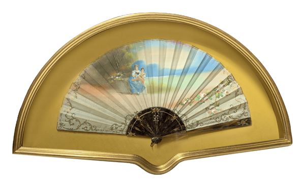 Folding fan with slats painted turtle hand with female figures. Early twentieth century. Cm 43x72