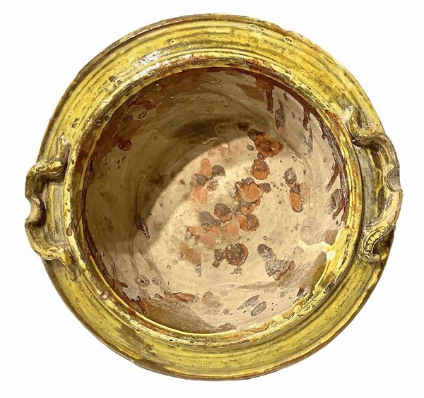 Brazier in caltagirone tiled in shades of yellow. 11. H cm diameter 36 cm