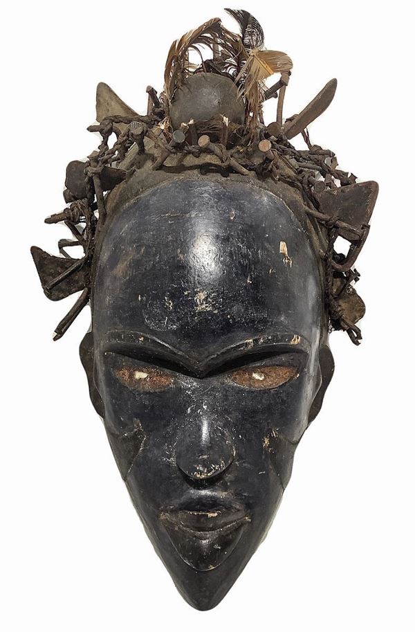 Mask Bakongo, D.R.Congo, late twentieth century. H 41 cm
