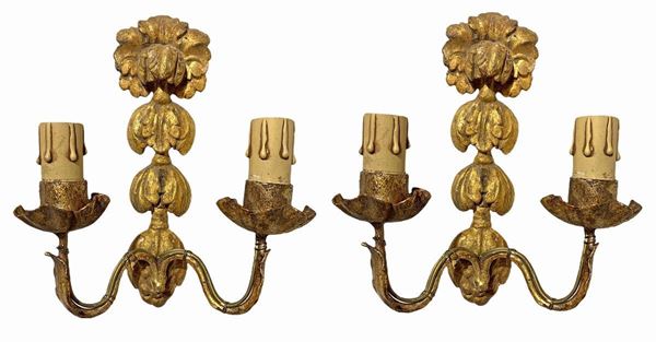 Pair of sconces gilt wood with gold metal arms, Sicily, early nineteenth century. H 22x19 cm