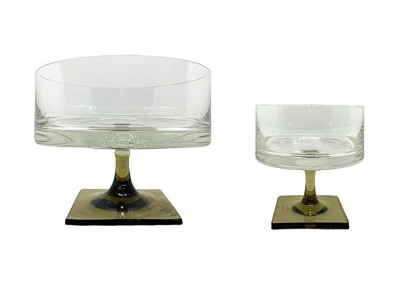 Rosenthal Studio-linie, Georg Jensen, Servizio da macedonia con base in vetro affumicato, anni 50, Berlino. Composto da coppa da macedonia e 12 coppette.