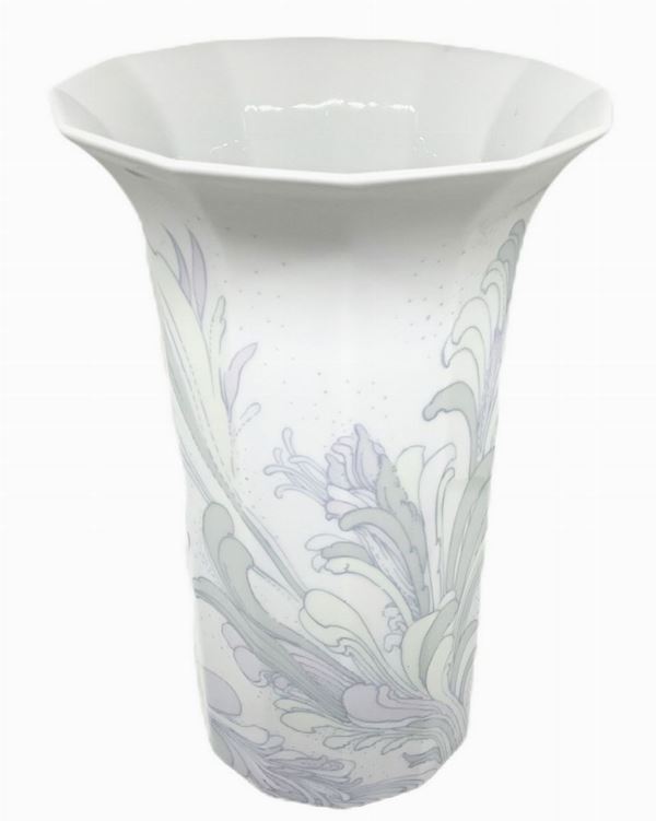 Rosenthal, Polygon model, Designer Tapio Wirkkala, white porcelain vase. Decorated â € œFleurs fantastiquesâ € .
H 22 cm