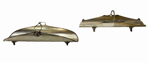 Two silver racks, overall G 330.
G 330