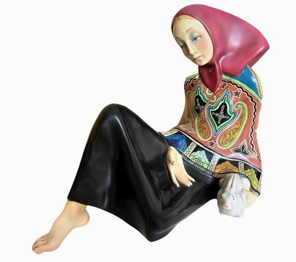 Produzione Lenci Torino, disegno  Elena Scavini. Statua in pasta bianca. Anni &rsquo 30,modellata a colaggio raffigurante Madonna del vento, decorato ... 