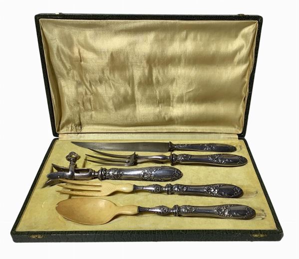 Set da tavola composto da 5 pezzi, con scatola.