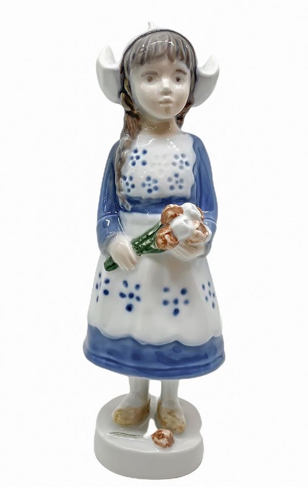 Copenaghen - Copenhagen, porcelain statue depicting Anneke (Netherlands), figurines of the Year in 1989, limited edition 102/2000. H 18.5 cm