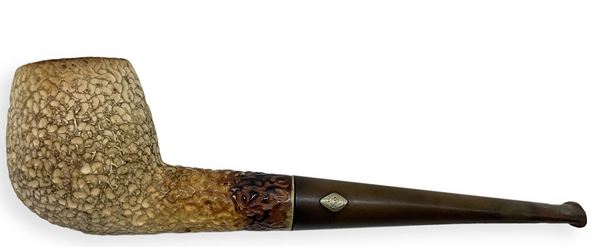  "Pipa Oval" - England. Late '900.
Pipa with oval cooker and torch foam, ebonite mouthpiece.
h. cm. 5, lung. cm. 16 cm diameter. 2.5