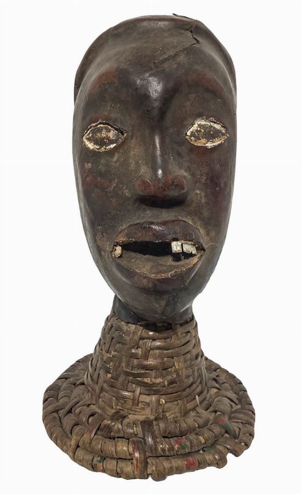 Elmo Ejagham Ekoi, Nigerie, inizi XX secolo. H cm 31