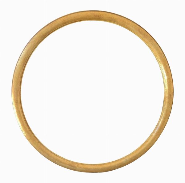 Round golden wood frame, twentieth century, diameter 80 cm.