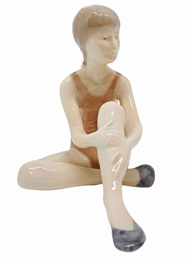 Copenaghen - Copenhagen porcelain figurine depicting a ballet dancer. H cm 11x10,5