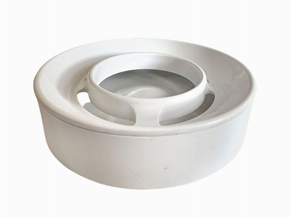 Danish production, Enzo Mari design, Lotus model. Plastic ashtray of circular shape in t. Years â € ™ 60, Danish production, Enzo design ...