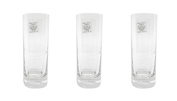 N 12 cocktail glasses.