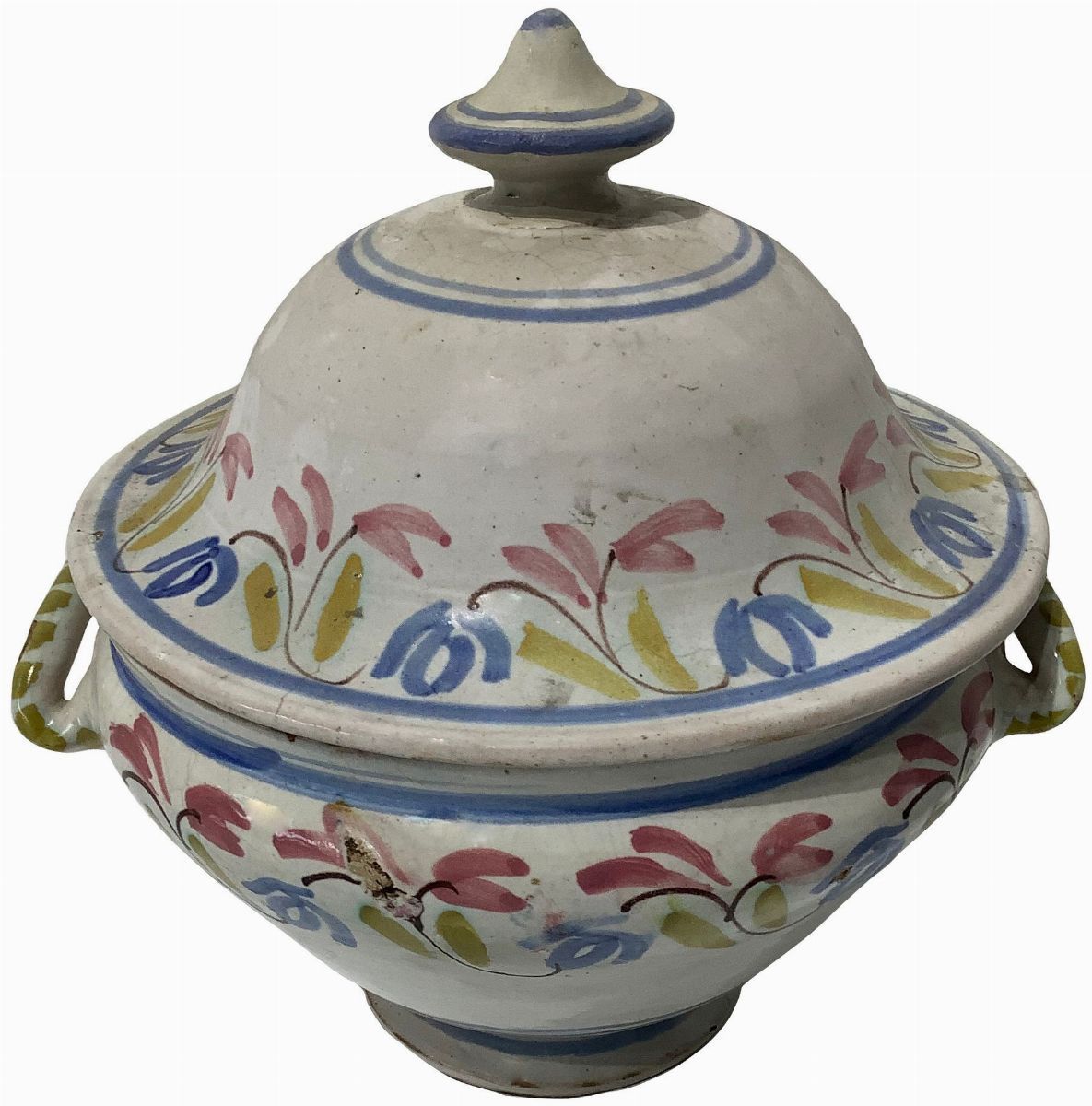 Zuppiera con manici in maiolica di Caltagirone