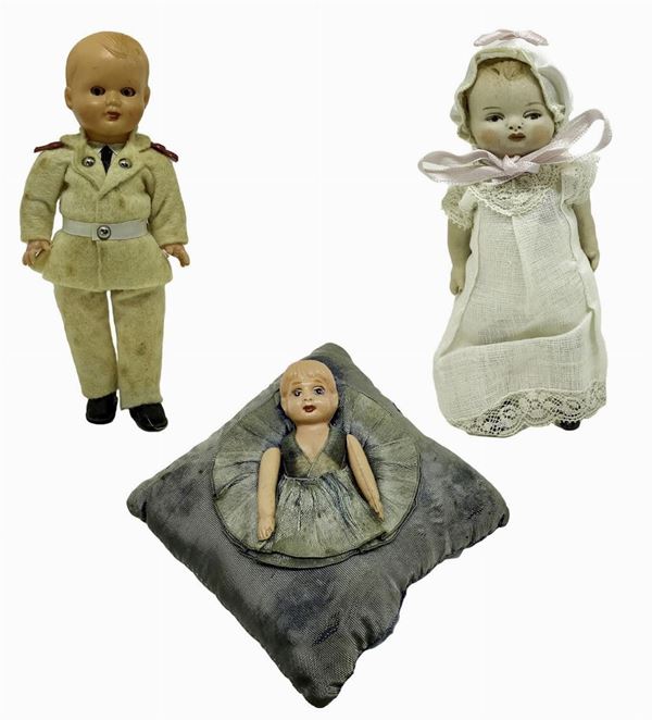 N Dolls. 3 pieces in celluloid, h 14 cm; 7.5; 9; n. 1 piece in biscuit porcelain and body in composite material, h 14 cm; 40s-50s; origin Germany