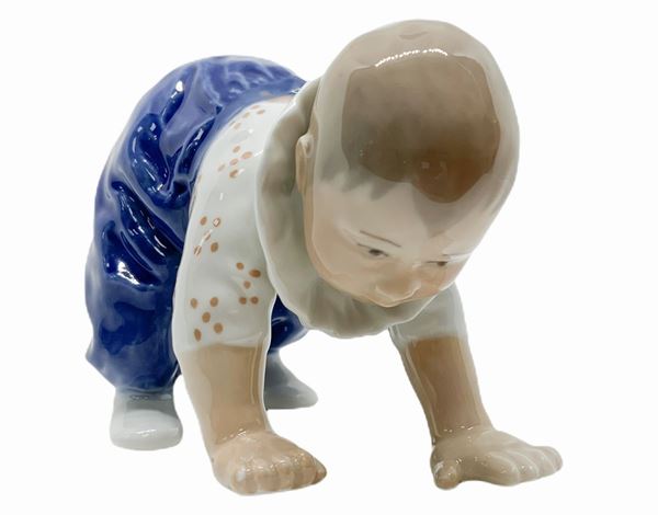 Copenaghen - Copenhagen porcelain figurine depicting child who crawls. H 8 cm