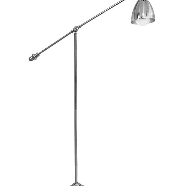 Lampada da terra in metallo cromato, orientabile. 
