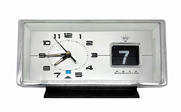 Shanghai China-clock. H 27x11 cm