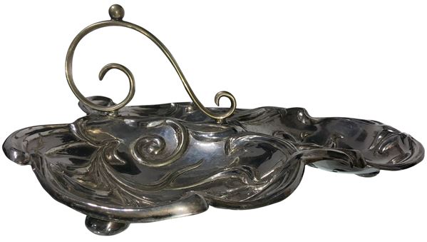Leaf-shaped Sheffield cake box
