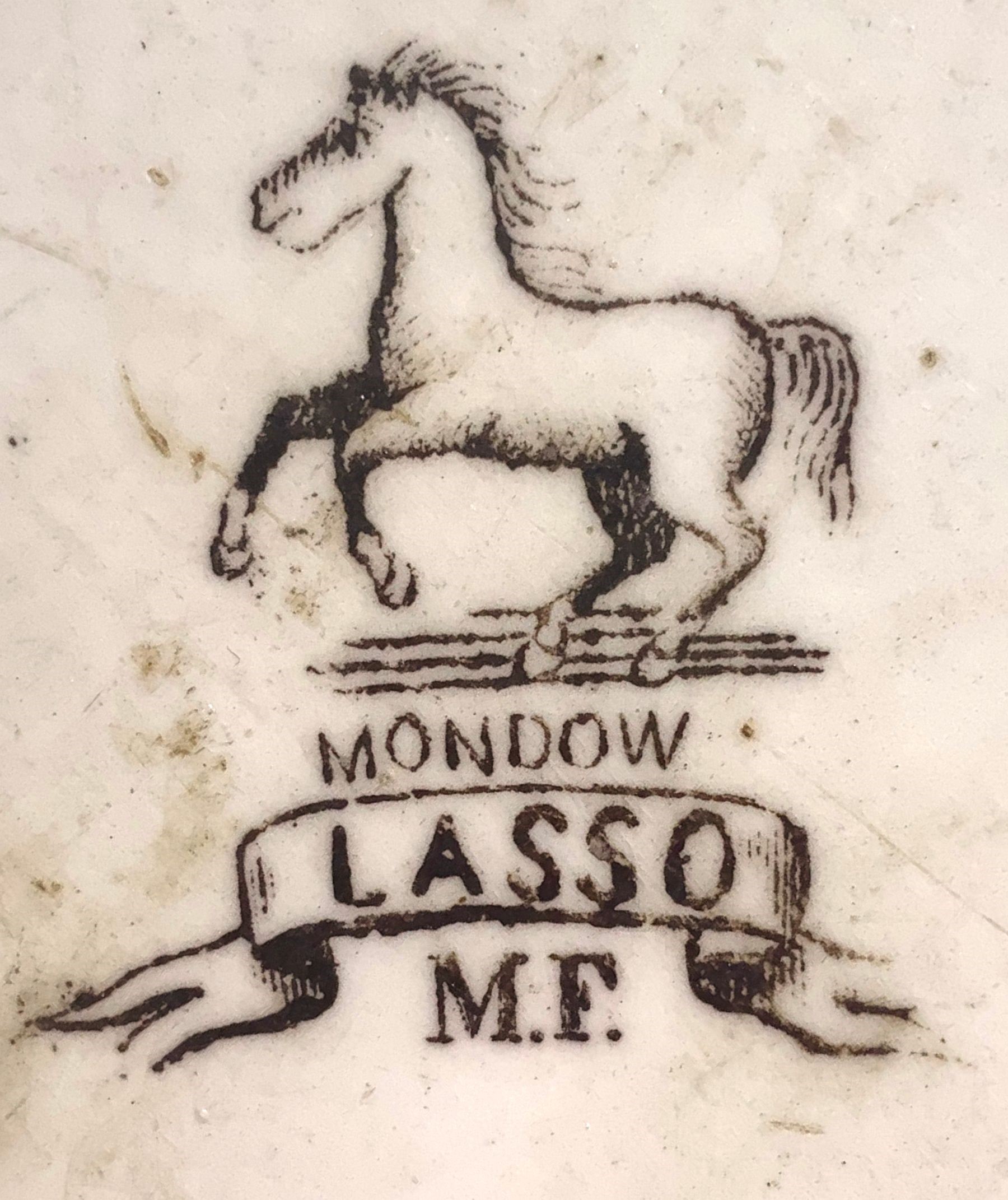 Piatto Ovale Raffigurante Scena di Caccia. Musso Felice Mondovì "lasso"