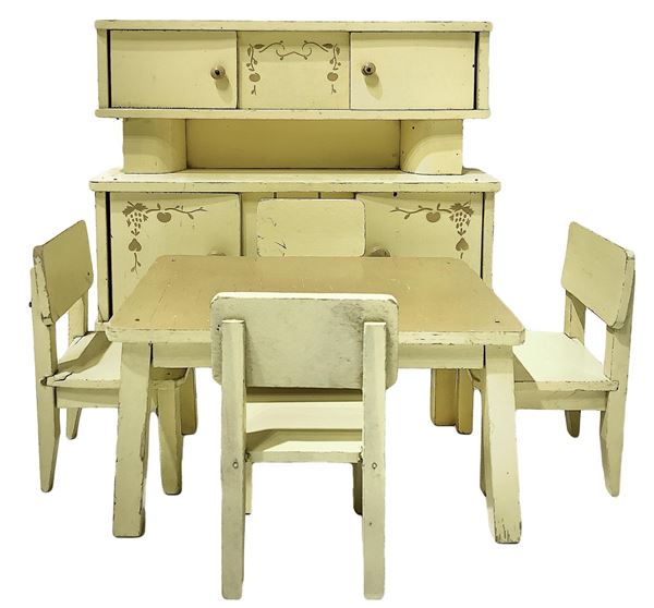 kitchen furniture in wood ivory: 1) belief, 25x31,5 cm; 2) table, 9x19 cm; 3) 4 chairs, 12x7 cm, 50 years, Germany origin